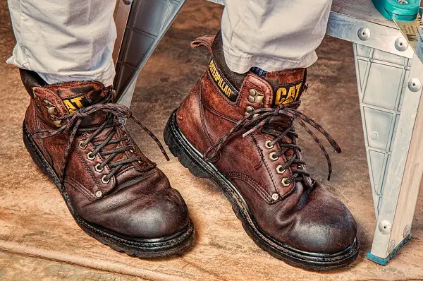 steel toe boots rubbing big toe